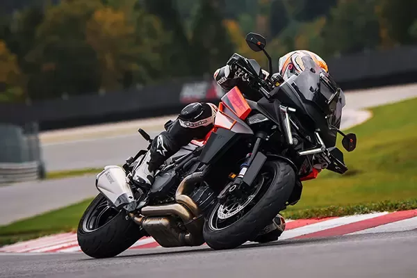 2025 KTM 1390 Super Duke GT