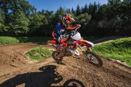 my24-ktm-50-sx-factory-edition-action.jpg